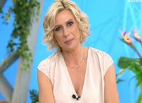 Κατερίνα Καραβάτου: Άσχημα τα νέα για την αγαπημένη παρουσιάστρια Κατερίνα Καραβάτου: Άσχημα τα νέα για την αγαπημένη παρουσιάστρια