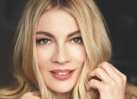 Καρύδη: Φοράει το μαγιό της και γκρεμίζει το Instagram