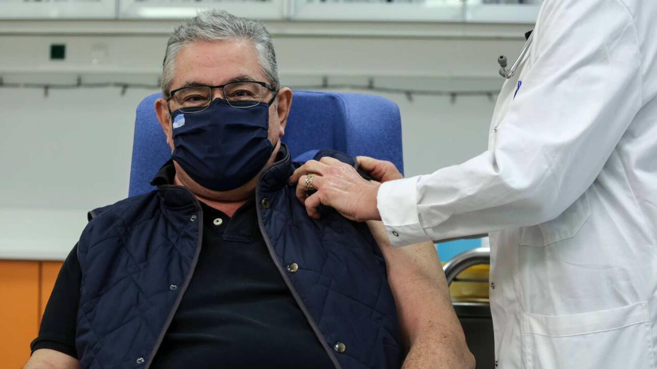 ΚΚΕ: Αυτοδυναμία στους εμβολιασμούς
