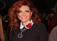 Μιμή Ντενίση: Με μαγιό σε παραλία της Μυτιλήνης