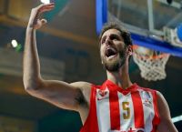 Περπέρογλου Στράτος: Ανακοίνωσε την απόσυρσή του Περπέρογλου Στράτος: Ανακοίνωσε την απόσυρσή του