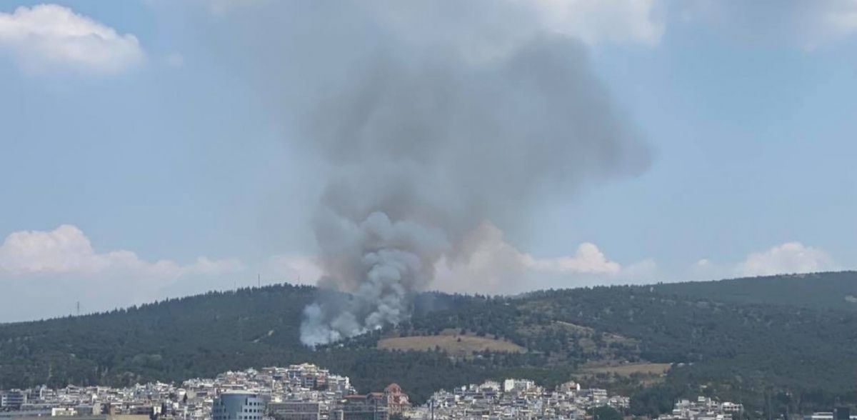 Φωτιά στη Θεσσαλονίκη: Καίγεται το δάσος Σέιχ Σου