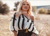 Σκορδά Φαίη: Με μαγιό που κολάζει η παρουσιάστρια