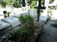 Σοκ στην Εύβοια: Ιερέας άνοιξε φέρετρο και φώναζε ότι δεν υπάρχει κορωνοϊός Σοκ στην Εύβοια: Ιερέας άνοιξε φέρετρο και φώναζε ότι δεν υπάρχει κορωνοϊός