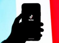 TikTok: Σβήνει τους μικρούς του φίλους