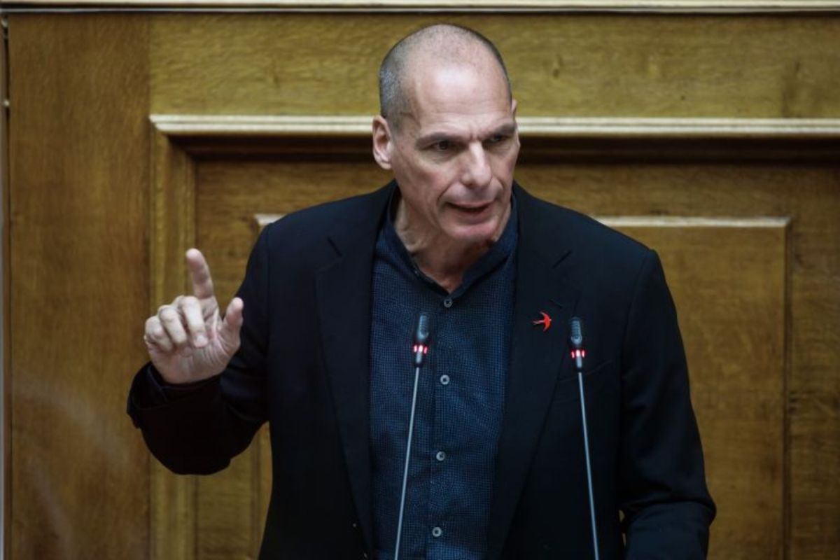 Γιάνης Βαρουφάκης: Υπέρ του εμβολιασμού