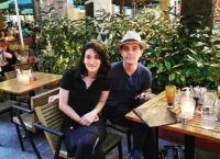 Casa de papel: Ο Berlin πίνει τον φραπέ του στην Αθήνα