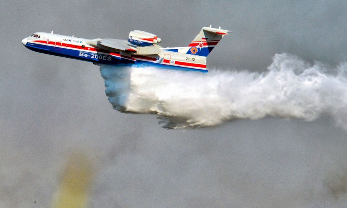 Beriev-200: Συγκλονιστικά πλάνα μέσα από το πιλοτήριο του ρωσικού θηρίου