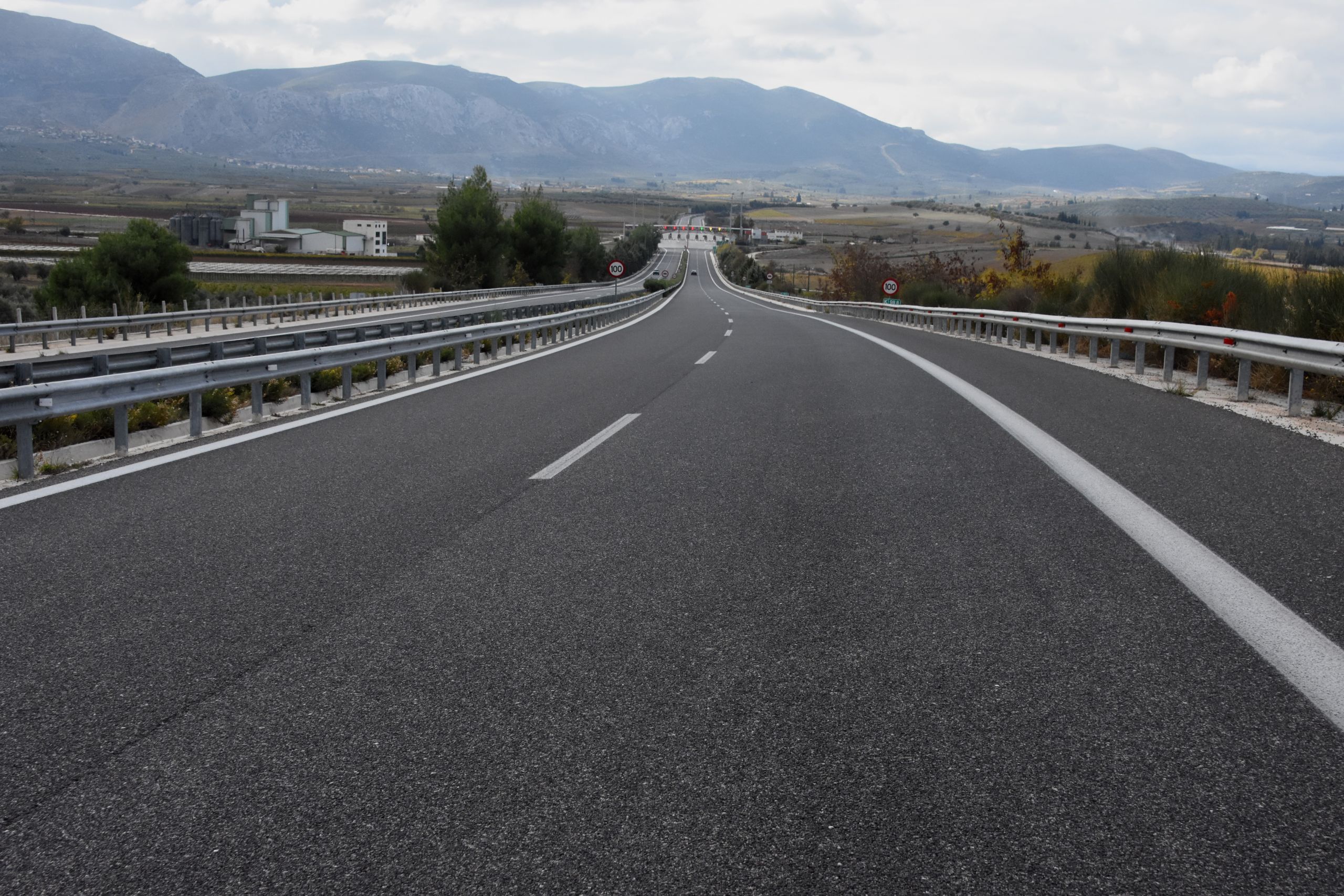 Φωτιές στην Αττική: Άνοιξε η Εθνική Οδός Αθηνών – Λαμίας