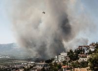 Φωτιά στη Βαρυμπόμπη: Κλειστή στη Λυκόβρυση η Εθνική Οδός Φωτιά στη Βαρυμπόμπη: Κλειστή στη Λυκόβρυση η Εθνική Οδός