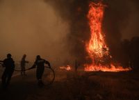Βαρυμπόμπη: Απομακρύνθηκαν οι περισσότεροι εγκλωβισμένοι