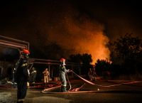 Φωτιά στην Αττική: Νέο μήνυμα του 112 για εκκένωση οικισμών στον Άγιο Στέφανο