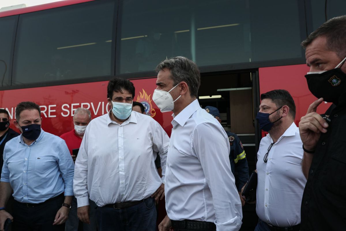 Φωτιές Ελλάδα: Ολοκληρώθηκε η σύσκεψη στο Μαξίμου – Στο αυριανό υπουργικό συμβούλιο οι αποφάσεις