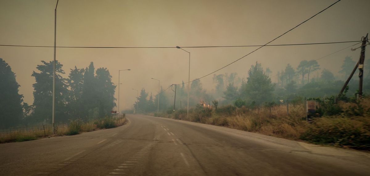 Φωτιά Εύβοια: Εκκενώνονται η Αγία Άννα και ακόμη δυο οικισμοί