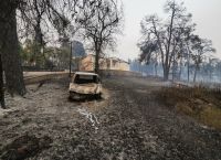 Πυρκαγιά στη βόρεια Εύβοια: Εκκενώθηκαν τα χωριά Αμέλαντες, Κεραμειά