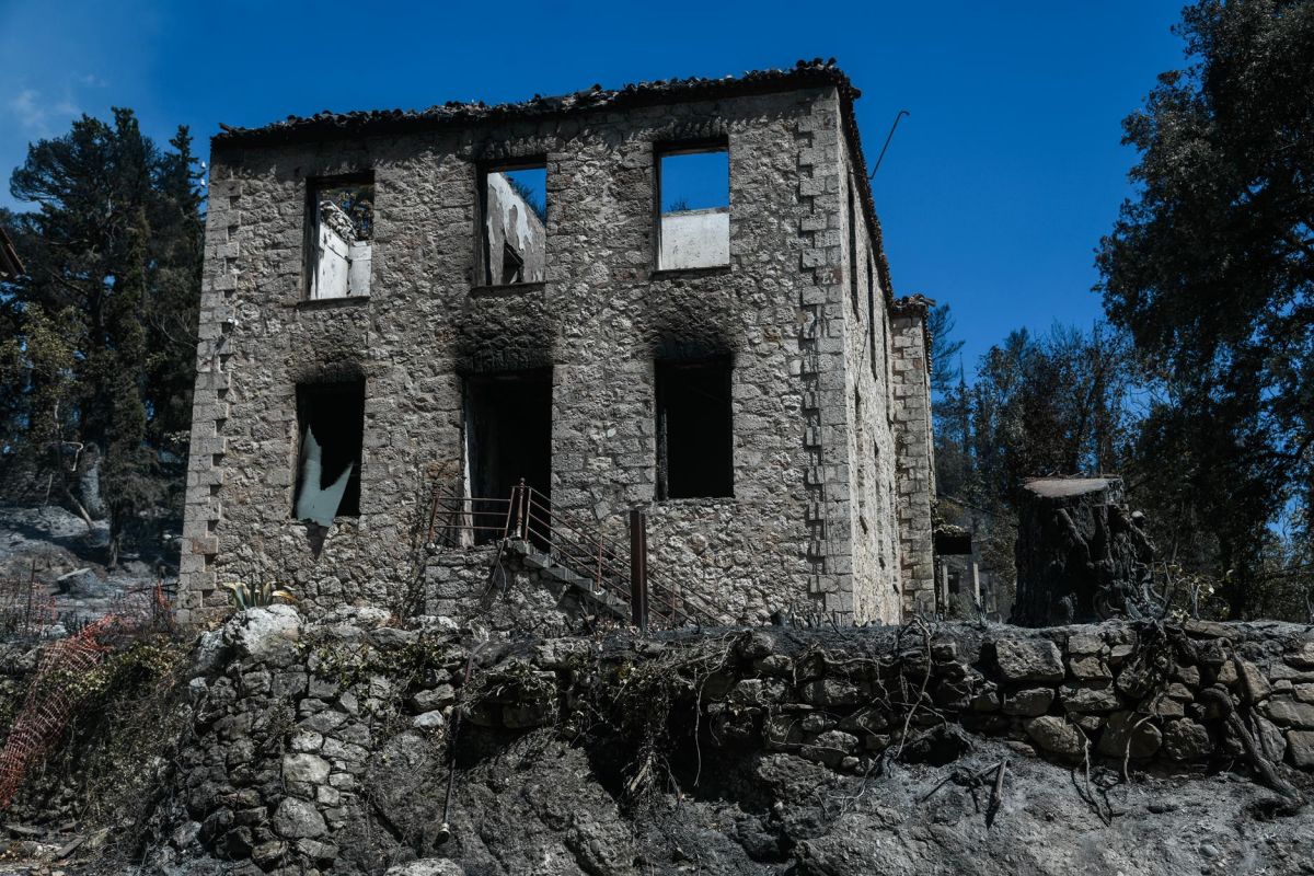 Τατόι: Πως είναι πριν και μετά την πυρκαγιά – Ποια κτίρια υπέστησαν ζημιές