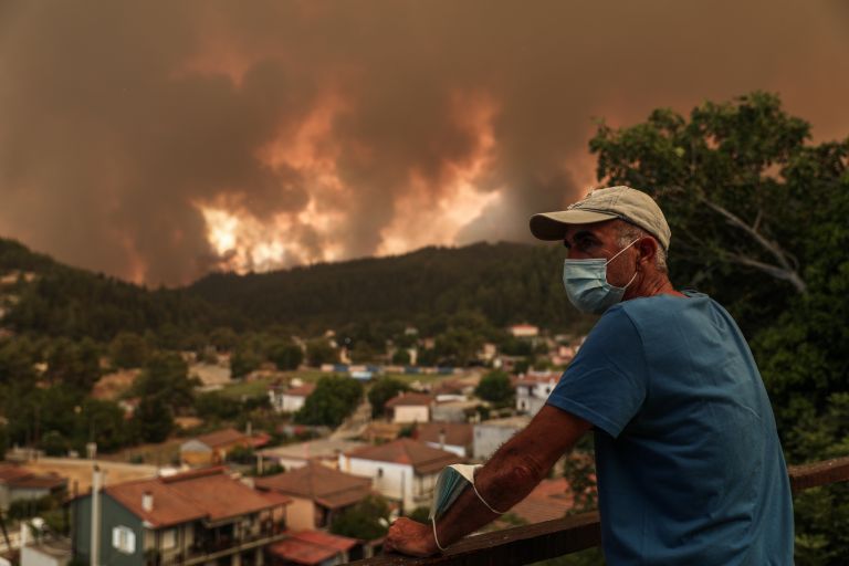 Φωτιές Εύβοια: 23 απεγκλωβισμοί πολιτών από το Λιμενικό