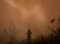 Φωτιά Εύβοια: Συνεχίζεται η μάχη στο πύρινο μέτωπο – Συνεχείς οι αναζωπυρώσεις