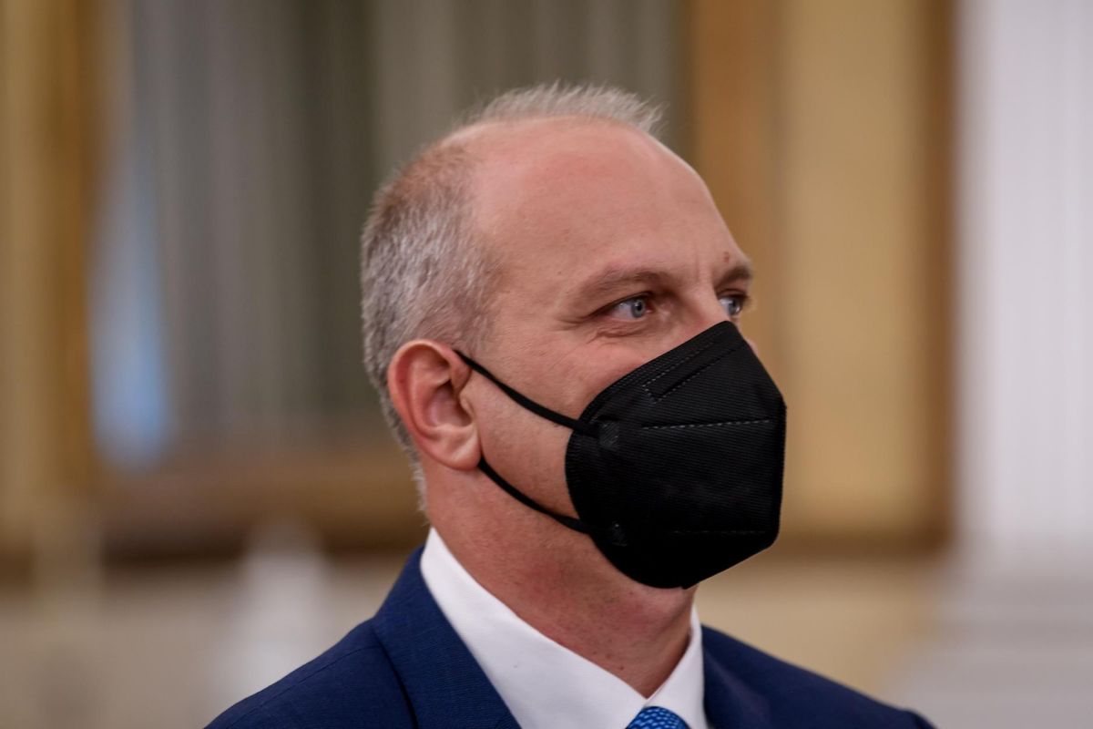 Οικονόμου: Μόνο εμβολιασμένοι στο γιορτινό τραπέζι