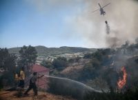 Κερατέα: Φόβοι ότι θα περάσει στον Εθνικό Δρυμό το μέτωπο – Που έχει γίνει διακοπή κυκλοφορίας