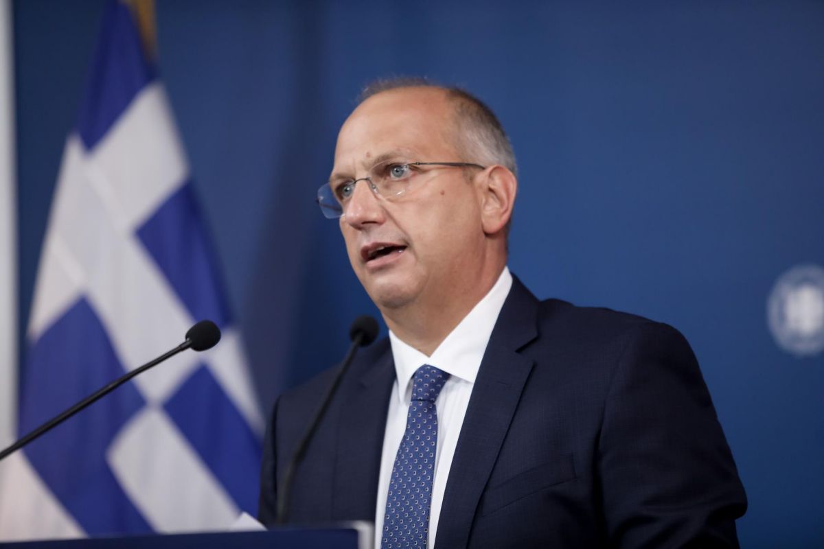 Οικονόμου: Οι εμβολιασμένοι δικαιούνται περισσότερα προνόμια