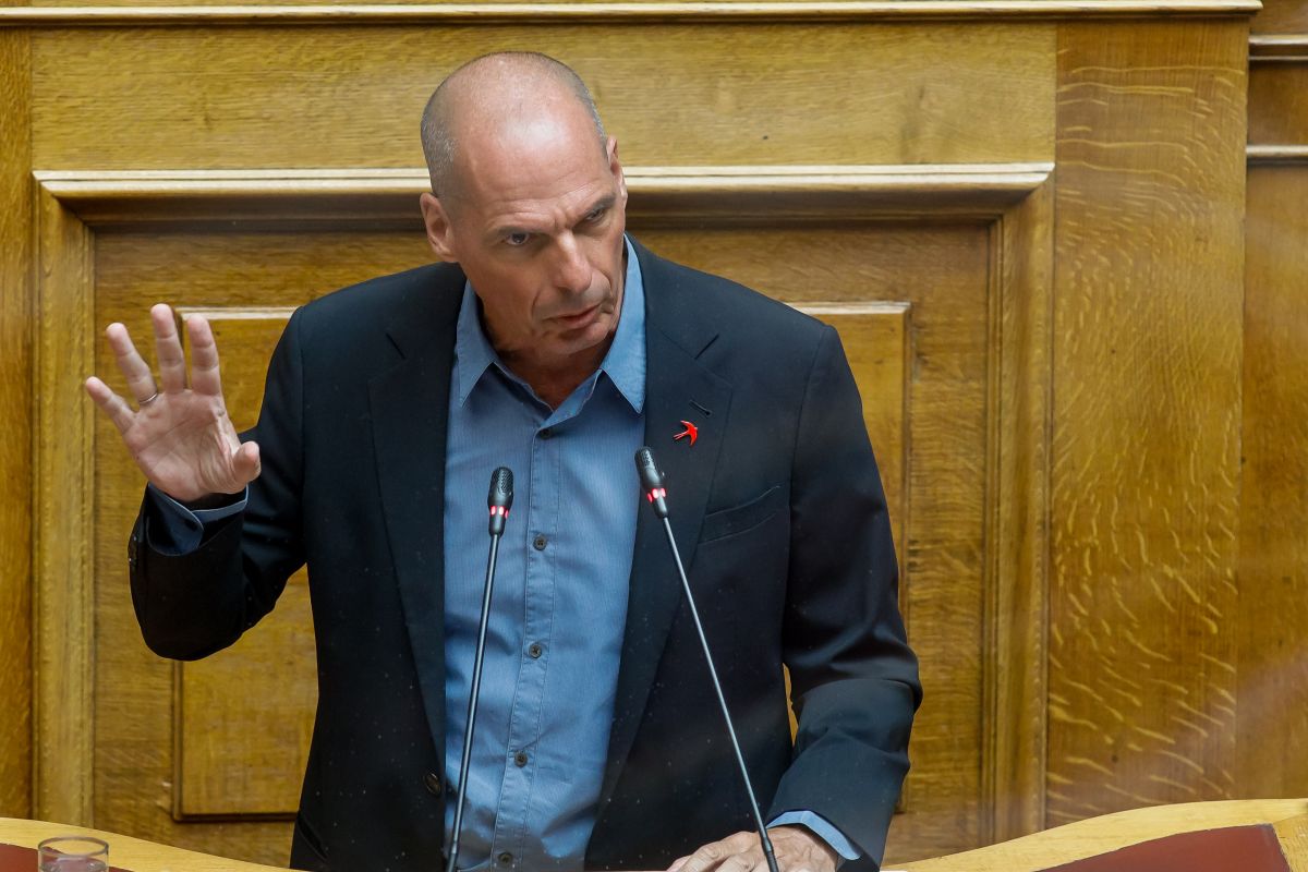 Βαρουφάκης Βουλή: Καμία αλλαγή χρήσης γης για 30 χρόνια