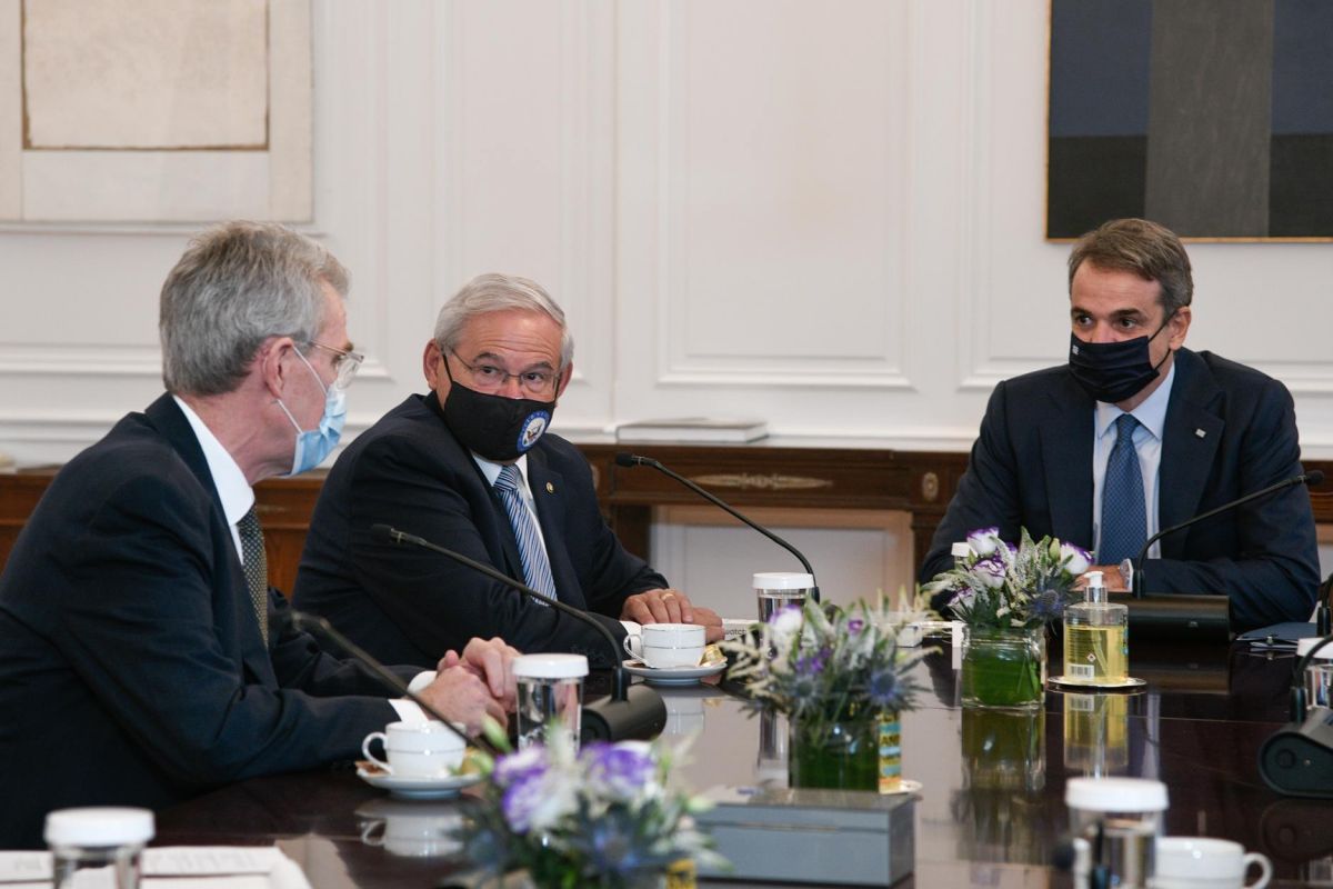 Μητσοτάκης: Συνάντηση με τους Αμερικανούς γερουσιαστές Κρίς Μέρφι και Τζον Όσοφ