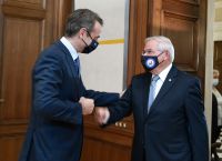 Μητσοτάκης – Μενέντεζ: Συνάντηση στο Μέγαρο Μαξίμου