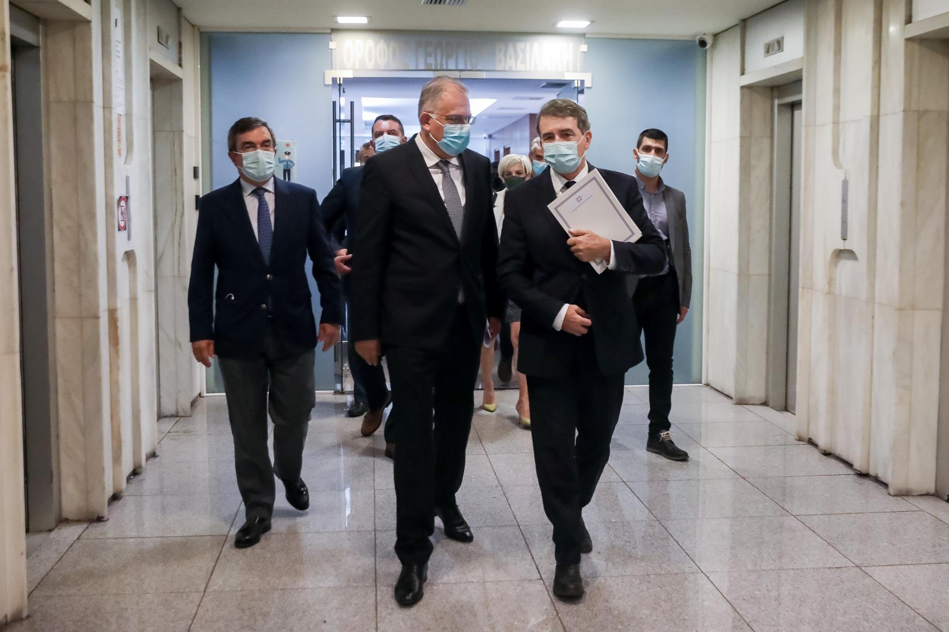 Χρυσοχοΐδης: Αποχαιρετώ το υπουργείο αλλά όχι τον δημόσιο βίο