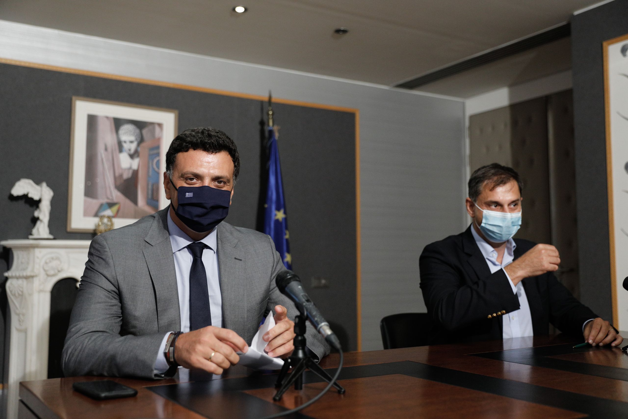 Θεοχάρης σε Κικίλια: Παραδίδω κάτι πραγματικά πολύτιμο