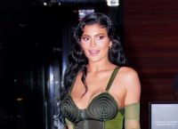 Κάιλι Τζένερ: Eπιβεβαίωσε ότι είναι έγκυος και στο Twitter έγινε χαμός