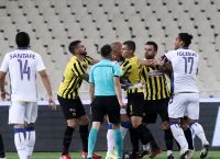 Πιαστηκαν στα χερια Τζαβελλας Μπαραλες