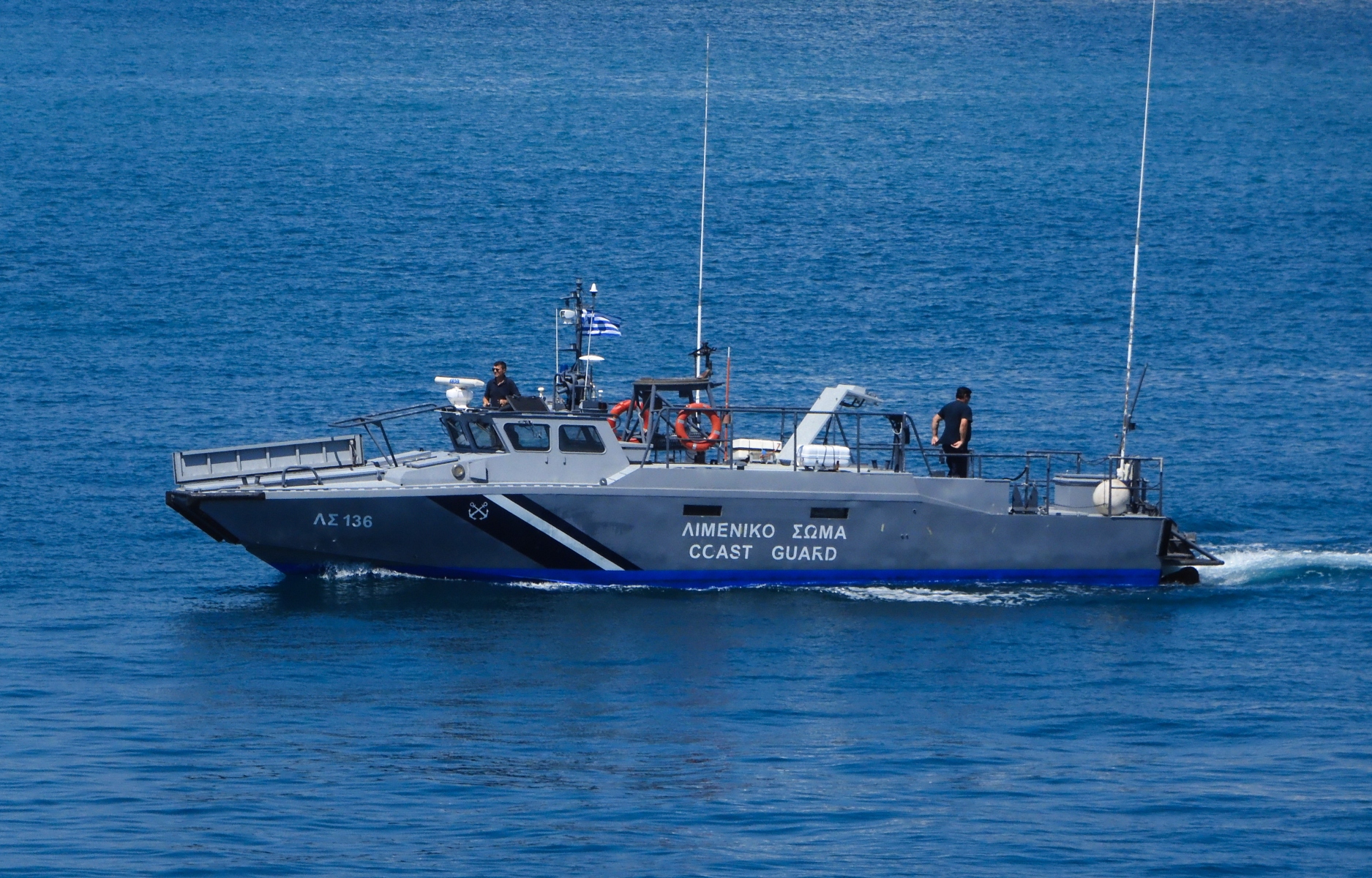 Σώοι οι 16 ναυτικοί του πλοίου που βυθίστηκε στο Μυρτώο Πέλαγος
