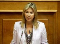 Μακρή: Καμία σκέψη να κλείσουν νωρίτερα τα σχολεία Μακρή: Καμία σκέψη να κλείσουν νωρίτερα τα σχολεία