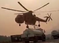 Βίλια: Εντυπωσιακό βίντεο – Erickson ανεφοδιάζεται από δεξαμενή λίγα μέτρα πάνω από το έδαφος