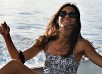 Άννα Μαρία Βέλλη: Εύχεται καλό μήνα ολόγυμνη Άννα Μαρία Βέλλη: Εύχεται καλό μήνα ολόγυμνη