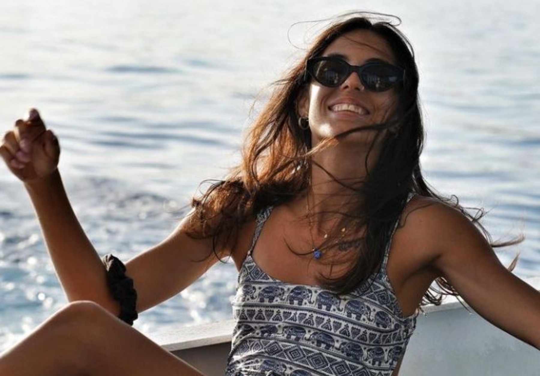 Άννα Μαρία Βέλλη: Εύχεται καλό μήνα ολόγυμνη