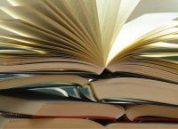 ΟΑΕΔ: Ποιοι δικαιούνται τα 180.000 voucher για αγορά βιβλίων