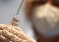 Σουηδία: Σχεδιάζει να προσφέρει μια τρίτη, αναμνηστική δόση εμβολίου το 2022