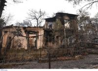 Φωτιά στη Βαρυμπόμπη: Σύσκεψη στην περιφέρεια Αττικής για τα μέτρα στήριξης των πληγέντων