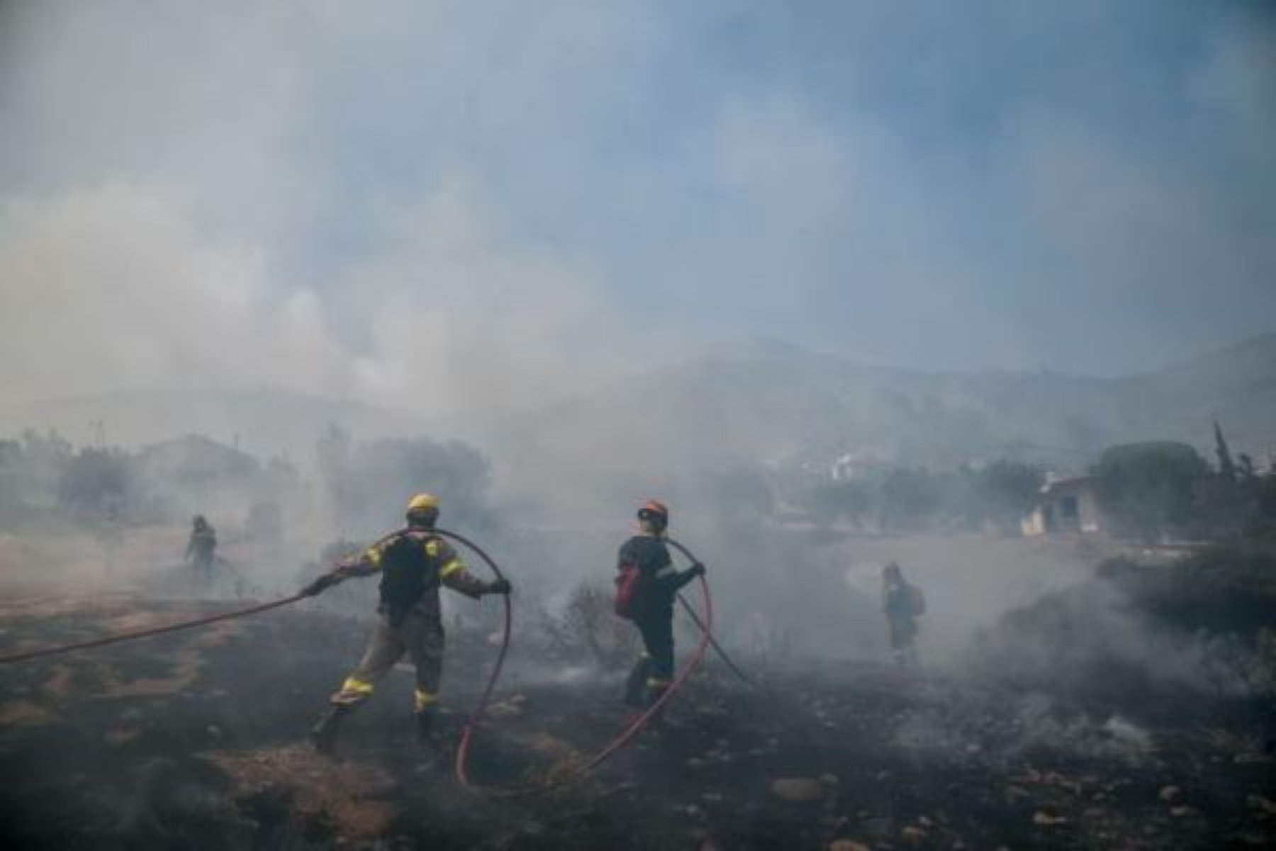 Μεγάλη φωτιά στο Μαρμάρι Καρύστου: Εκκένωση δυο οικισμών
