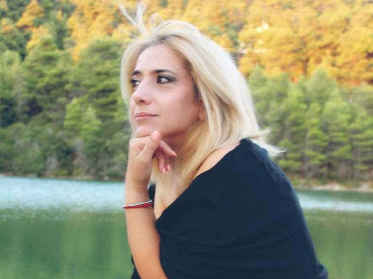 Νάσια Κονιτοπούλου: Περιγράφει τον εφιάλτη της πυρκαγιάς στην Βαρυμπόμπη