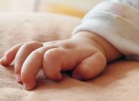 Θεσσαλονίκη: Στο νοσοκομείο βρέφος 35 ημερών με κορωνοϊό Θεσσαλονίκη: Στο νοσοκομείο βρέφος 35 ημερών με κορωνοϊό