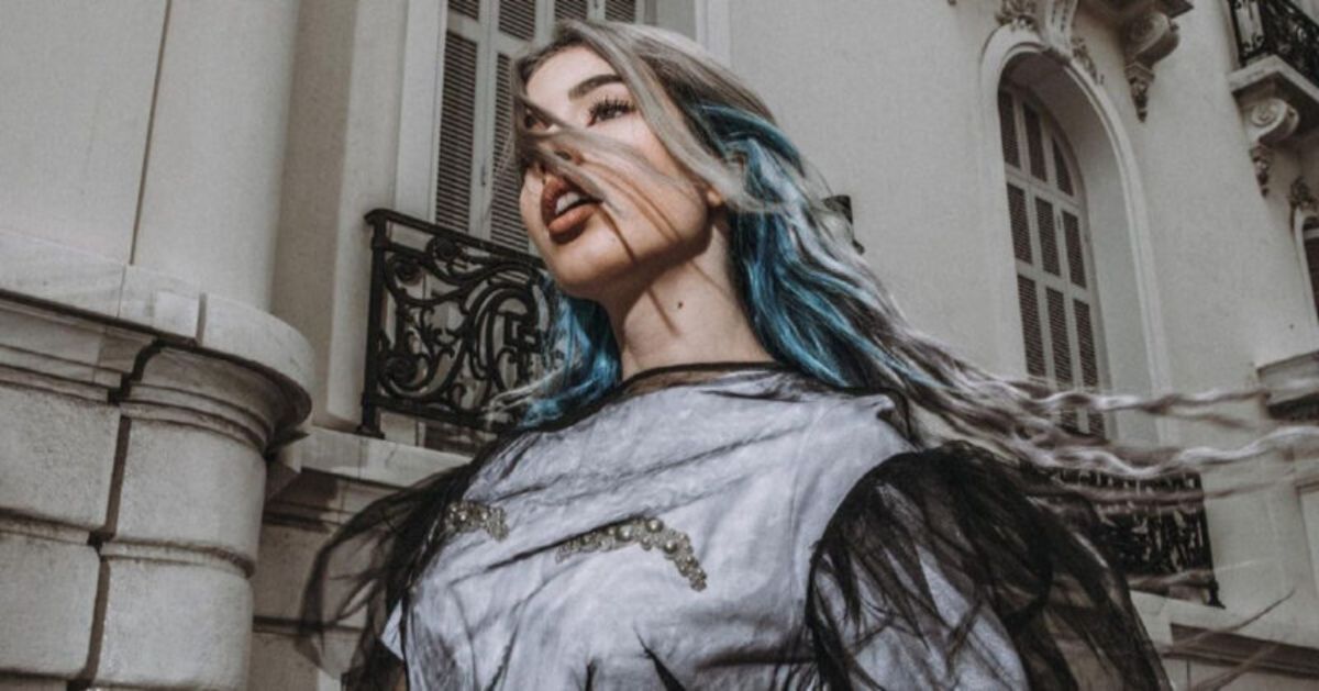 Natasha Kay: Ανάβει και σβήνει στο καυτό της μπικίνι