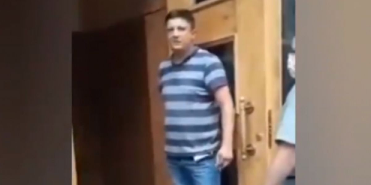 Ουκρανία: Άνδρας απειλεί να πυροδοτήσει χειροβομβίδα στην έδρα της κυβέρνησης