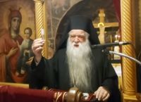 Μητροπολίτης Αμβρόσιος: Έβγαλε ψεκαστήρι με φάρμακο κατά του κορωνοϊού