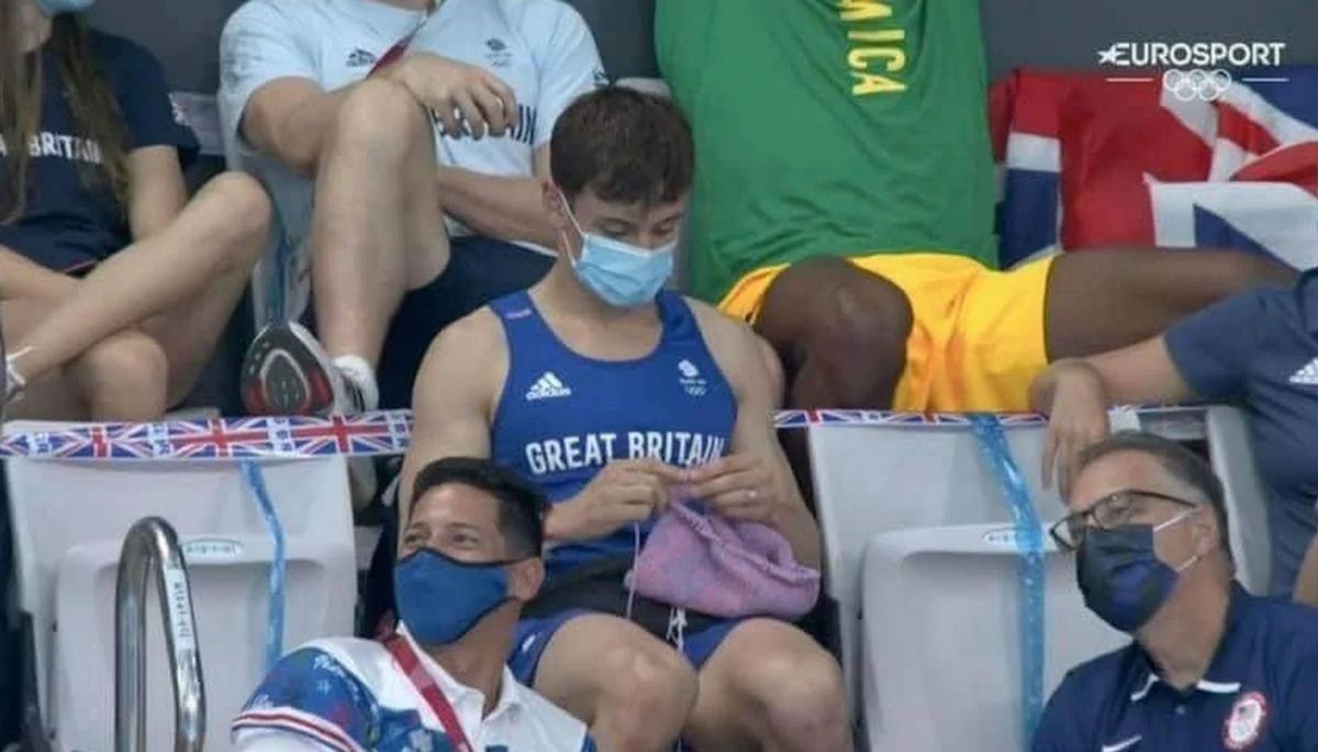 Tom Daley: Έπλεκε ασταμάτητα την ώρα των αγώνων