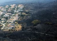 Φωτιά στο Σεν Τροπέ: Χιλιάδες άτομα εκκενώνουν