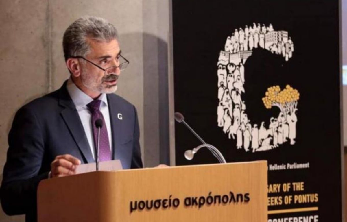 Πρόεδρος Ποντίων: Απελάθηκε στην Αθήνα μετά από έξι ώρες κράτησης στην Τουρκία