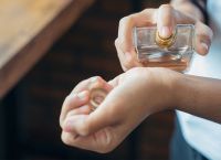 Άρωμα: Πως να το κάνεις να κρατήσει όλη τη μέρα